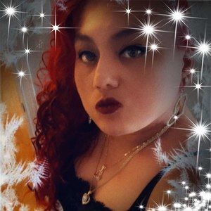 Meet your Posher, Adelita